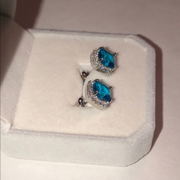 💕 RESTOCKING! Blue Princess Cut Halo Earrings - Picture 3 of 6